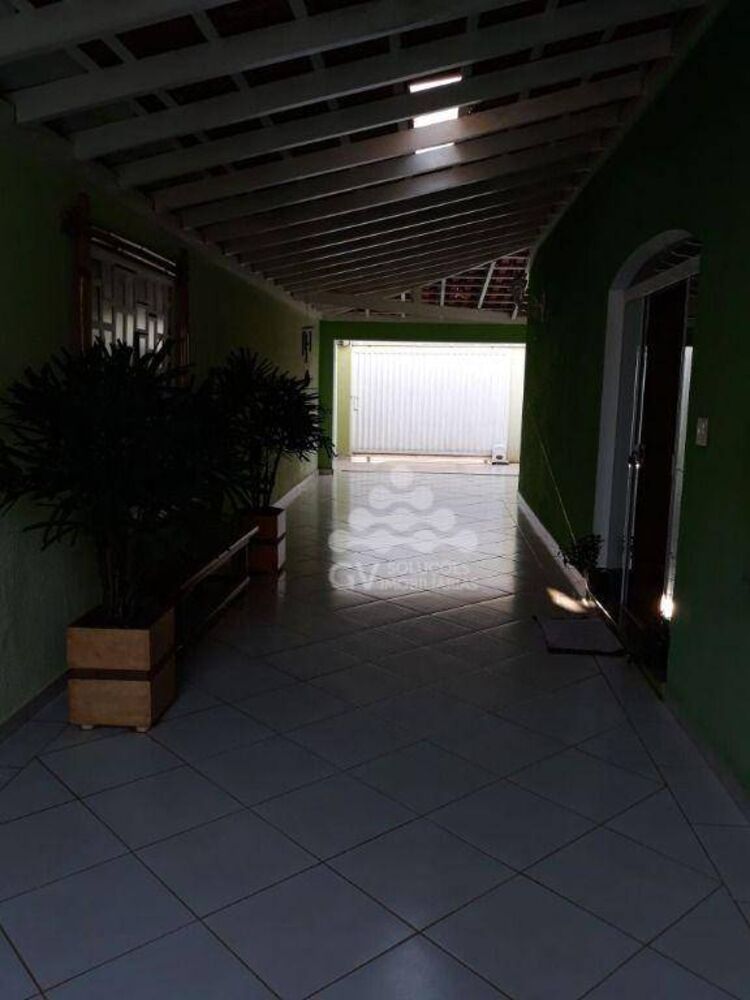 Casa à venda com 3 quartos, 180m² - Foto 2