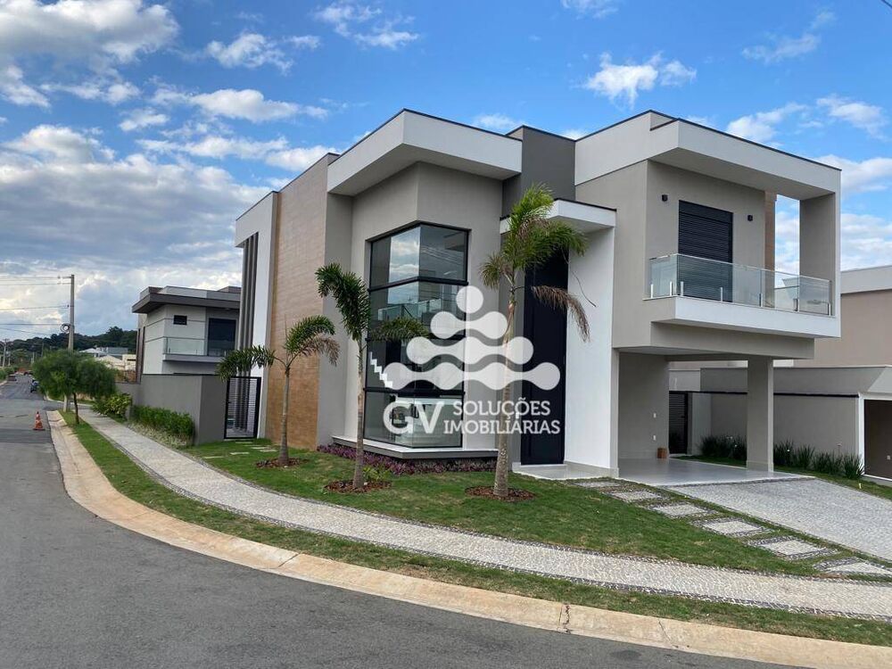 Sobrado à venda com 4 quartos, 307m² - Foto 1