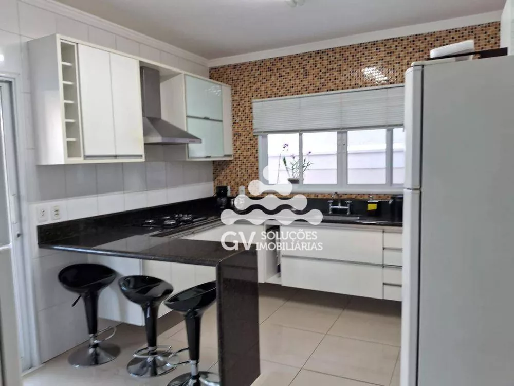 Casa à venda e aluguel com 3 quartos, 280m² - Foto 4