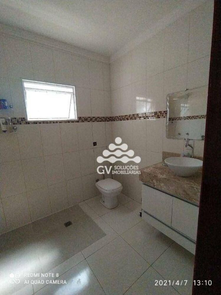 Casa, 3 quartos, 218 m² - Foto 2