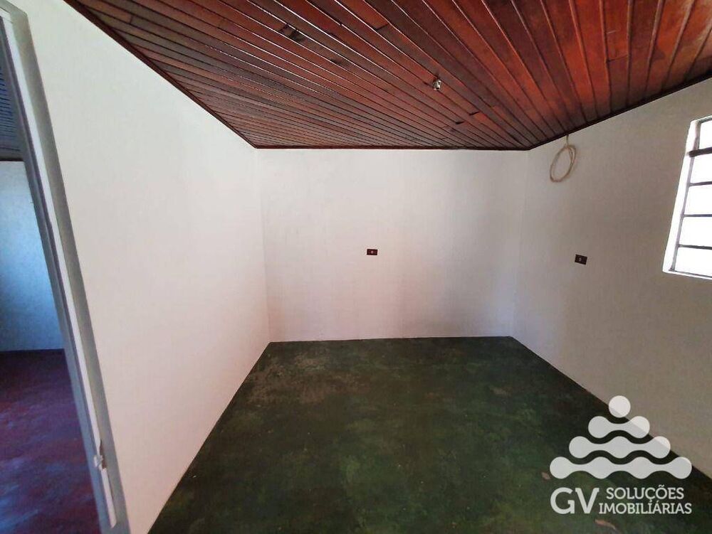 Casa à venda com 2 quartos, 180m² - Foto 3
