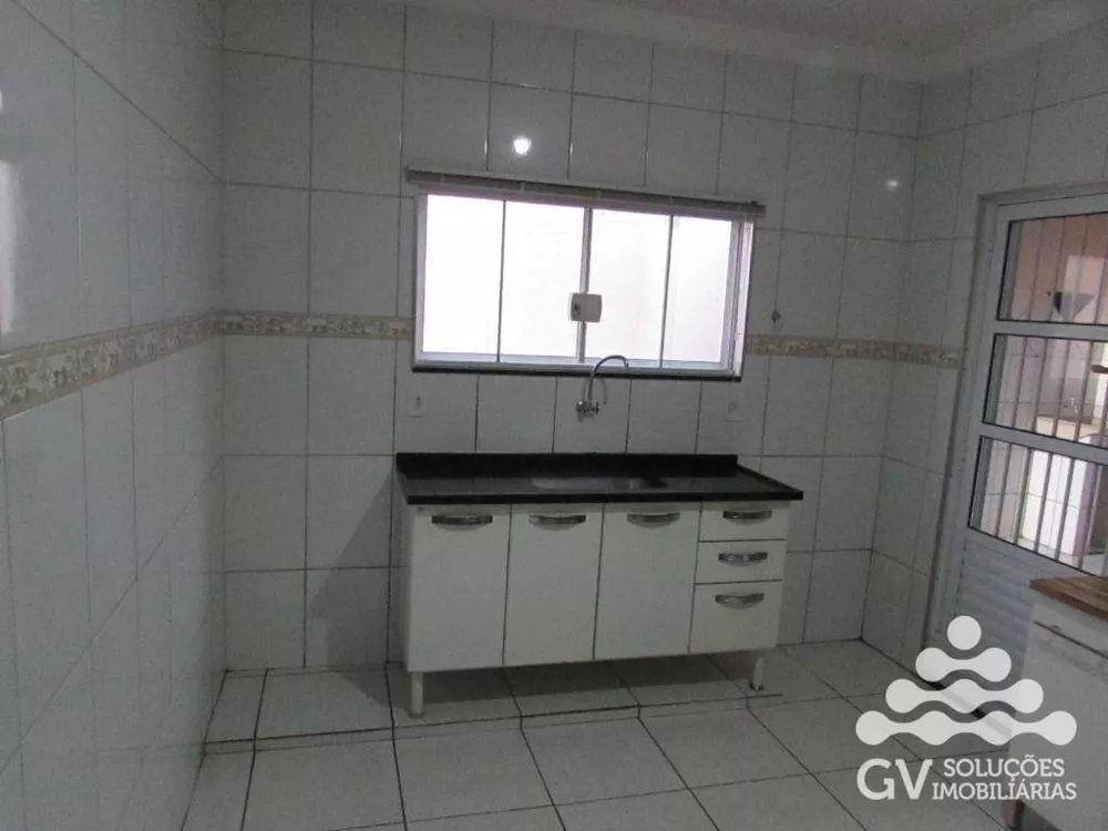 Casa à venda com 2 quartos, 100m² - Foto 4