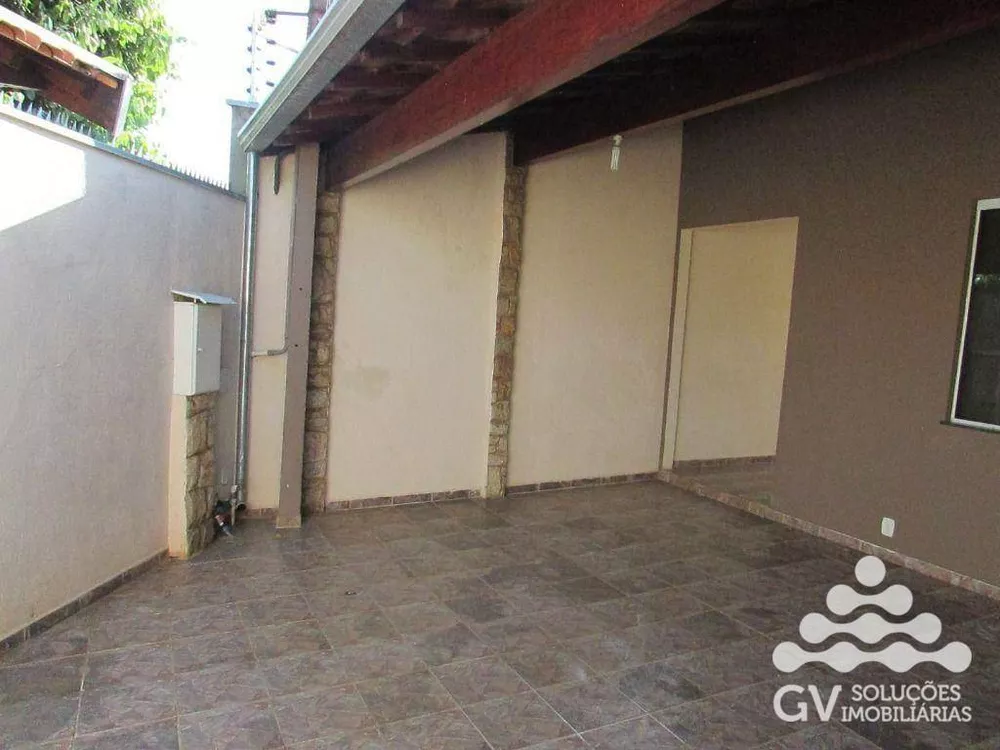 Casa à venda com 2 quartos, 100m² - Foto 2