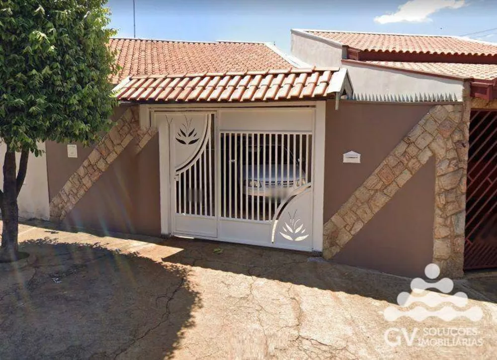 Casa à venda com 2 quartos, 100m² - Foto 1