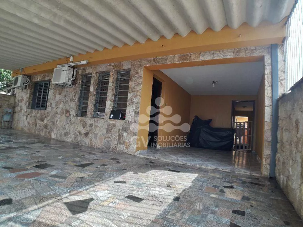 Casa, 3 quartos, 235 m² - Foto 2