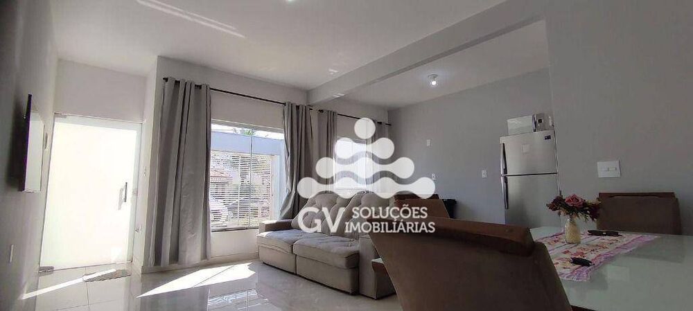 Casa à venda com 3 quartos, 95m² - Foto 1
