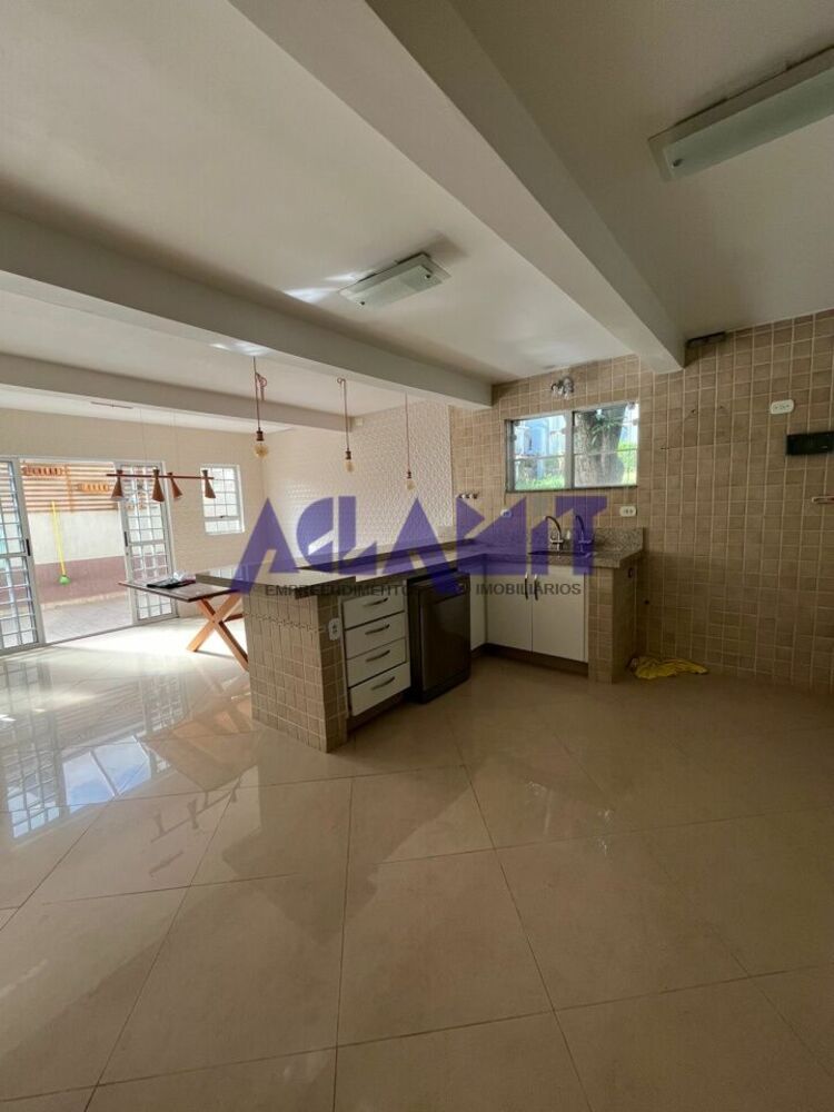 Casa, 4 quartos, 200 m² - Foto 1