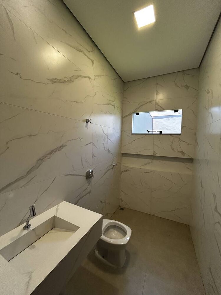 Casa à venda com 3 quartos, 120m² - Foto 2