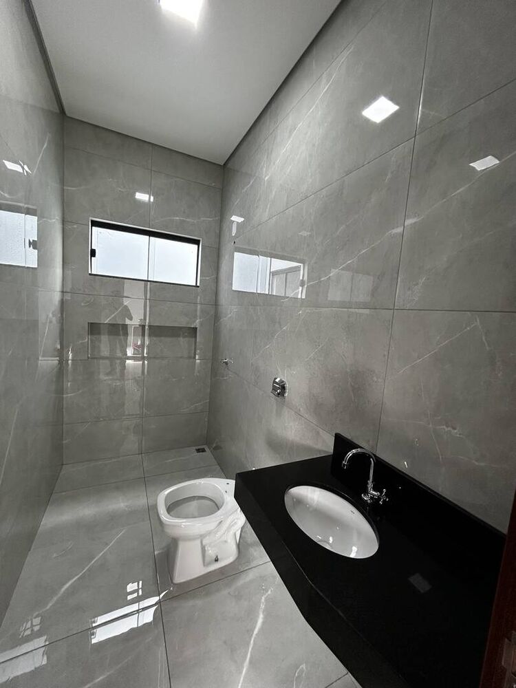 Casa à venda com 2 quartos, 70m² - Foto 3