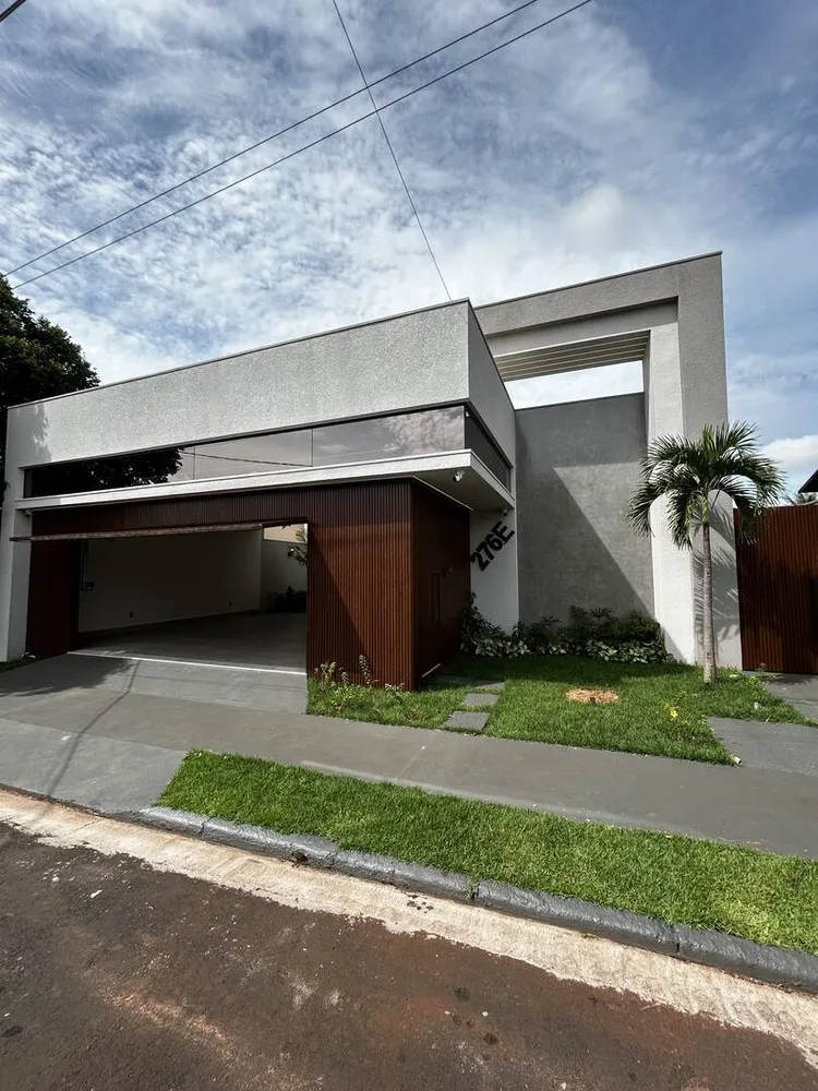 Casa, 4 quartos, 240 m² - Foto 1
