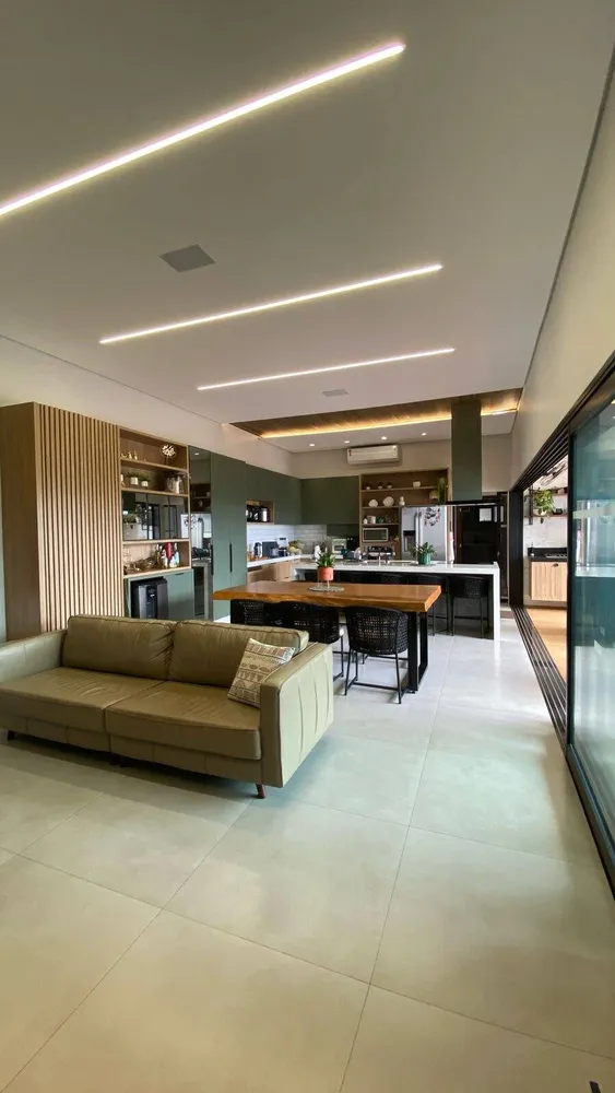 Casa, 3 quartos, 269 m² - Foto 1