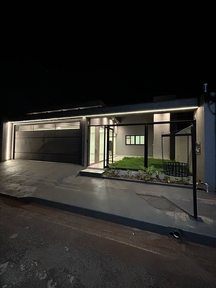 Casa à venda com 3 quartos, 172m² - Foto 1