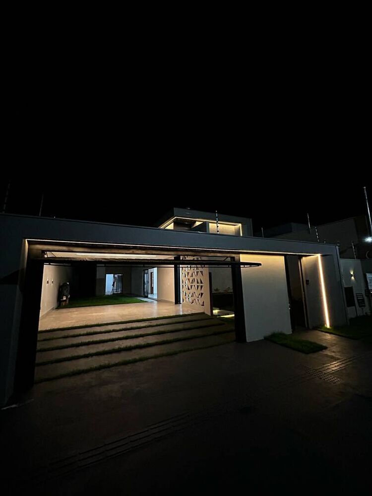 Casa à venda com 3 quartos, 166m² - Foto 1