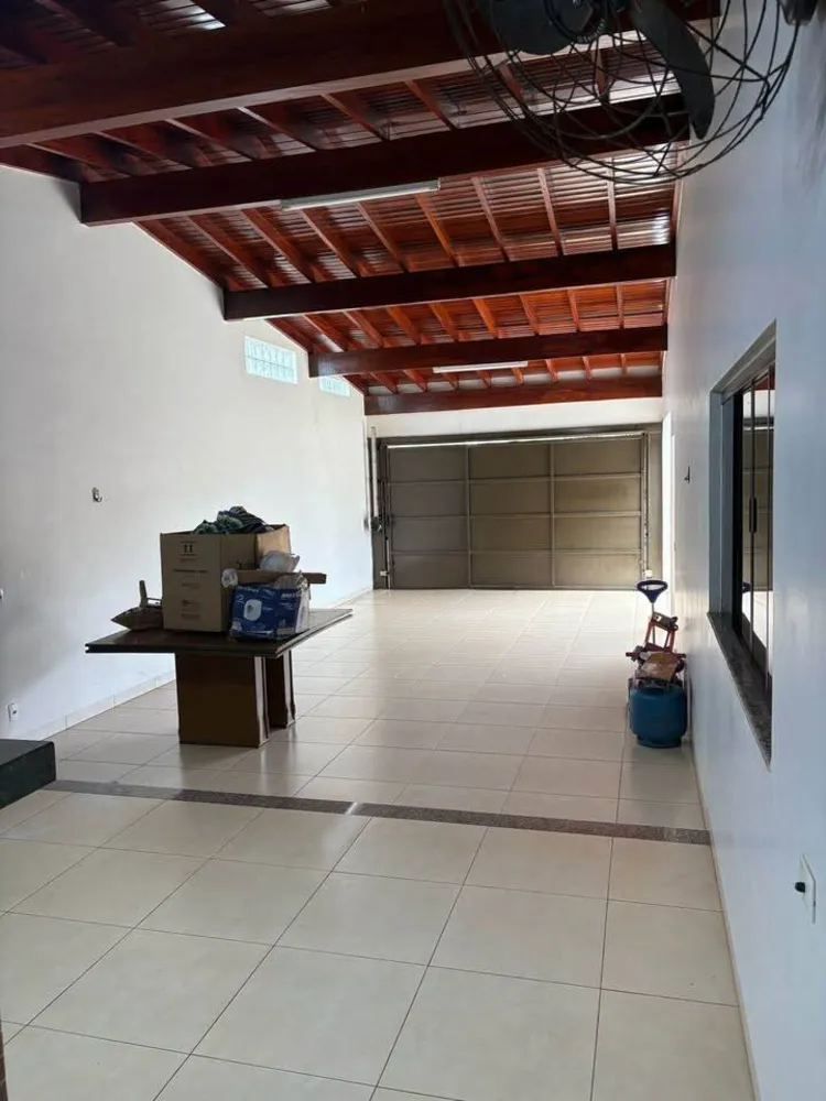 Casa, 3 quartos, 225 m² - Foto 1