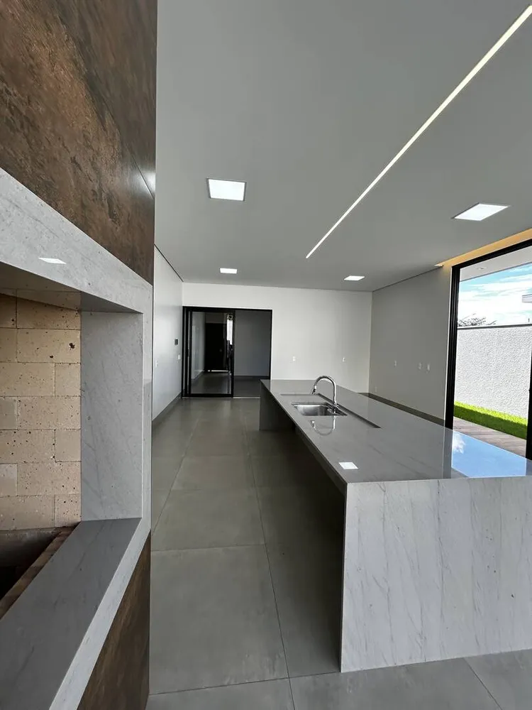 Casa, 3 quartos, 238 m² - Foto 2