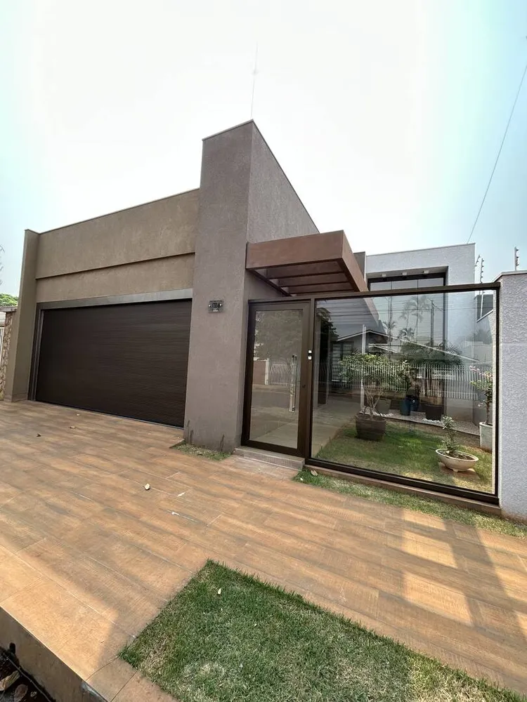 Casa, 3 quartos, 219 m² - Foto 1