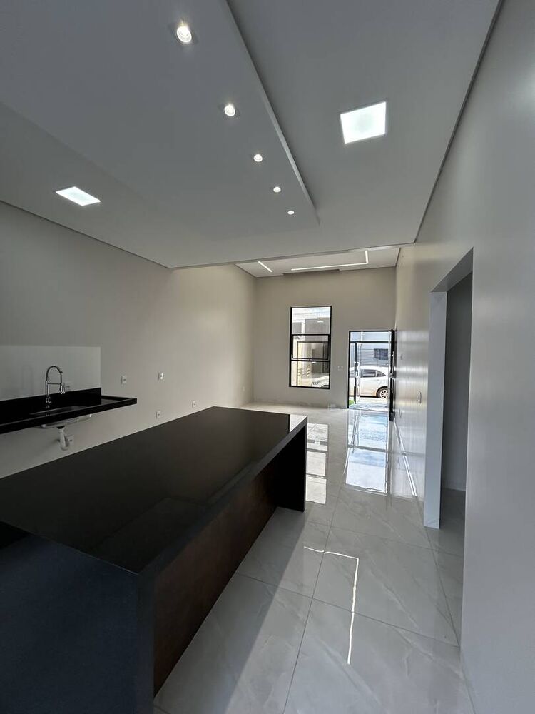 Casa à venda com 3 quartos, 130m² - Foto 1