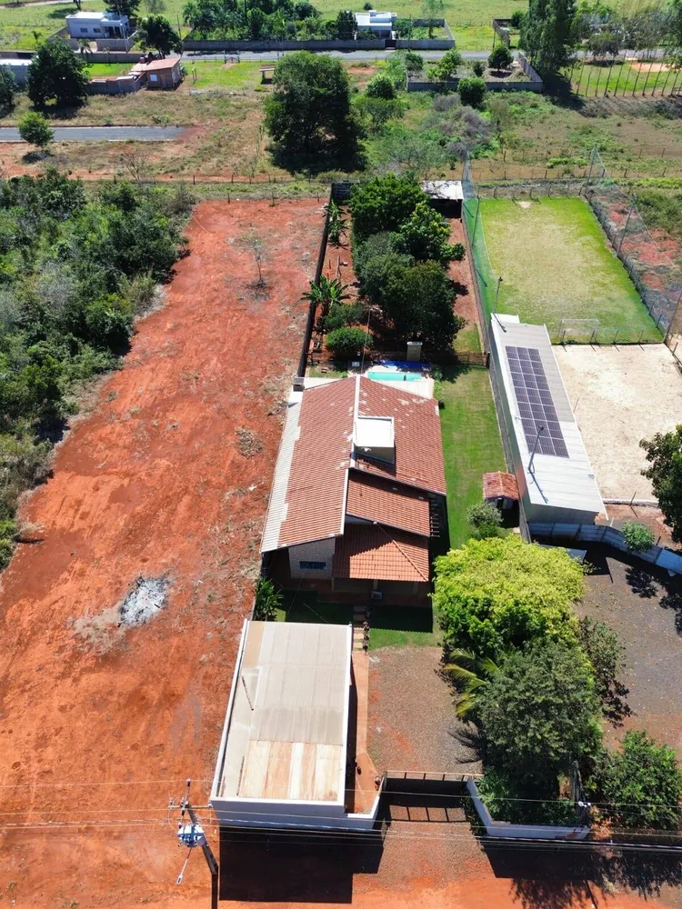 Chácara, 3 quartos, 1800 m² - Foto 1