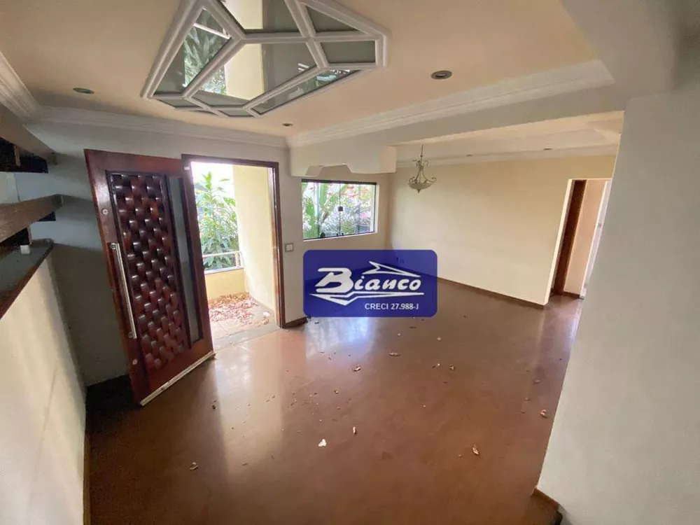 Casa para alugar com 4 quartos, 280m² - Foto 4