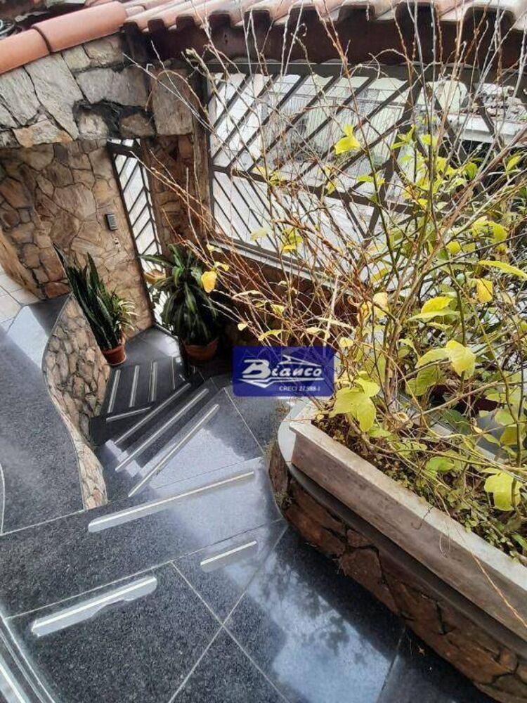 Sobrado, 3 quartos, 236 m² - Foto 3