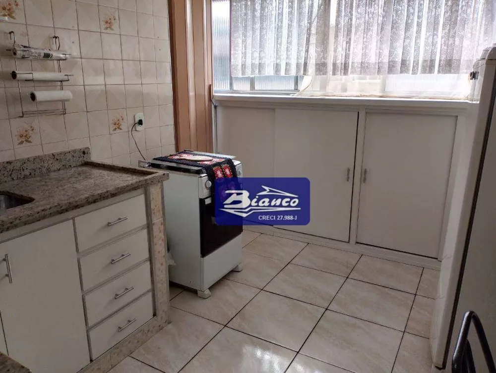 Apartamento à venda com 2 quartos, 62m² - Foto 4