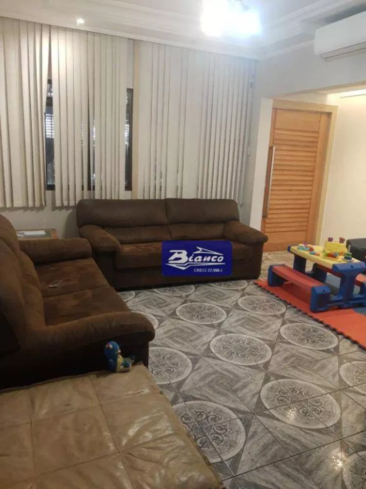 Sobrado à venda com 3 quartos, 190m² - Foto 1