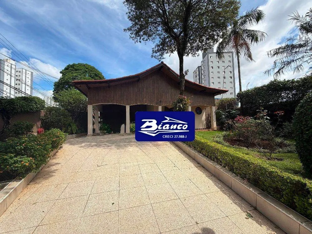 Casa, 5 quartos, 226 m² - Foto 1