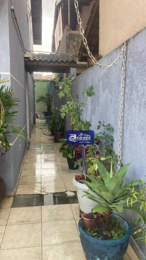 Sobrado à venda com 3 quartos, 150m² - Foto 2