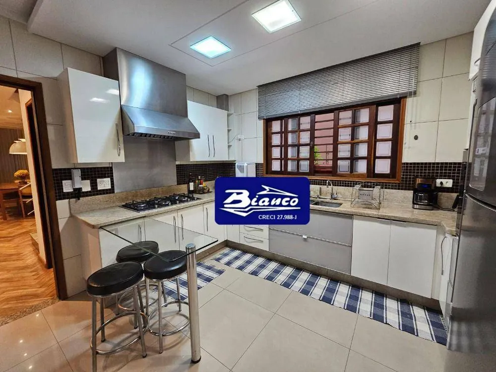 Sobrado, 3 quartos, 281 m² - Foto 1