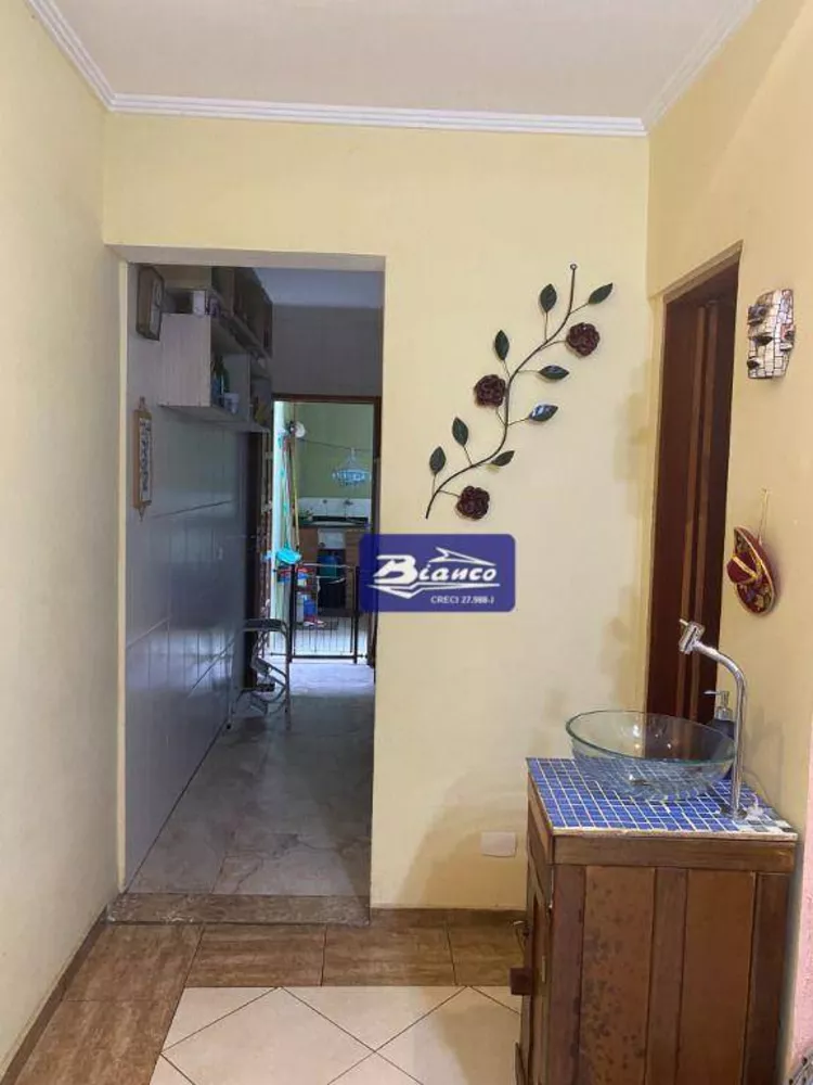 Sobrado à venda com 5 quartos, 111m² - Foto 1