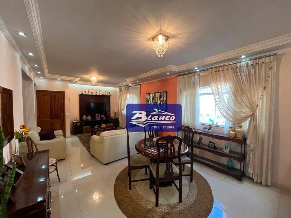 Sobrado, 4 quartos, 224 m² - Foto 1