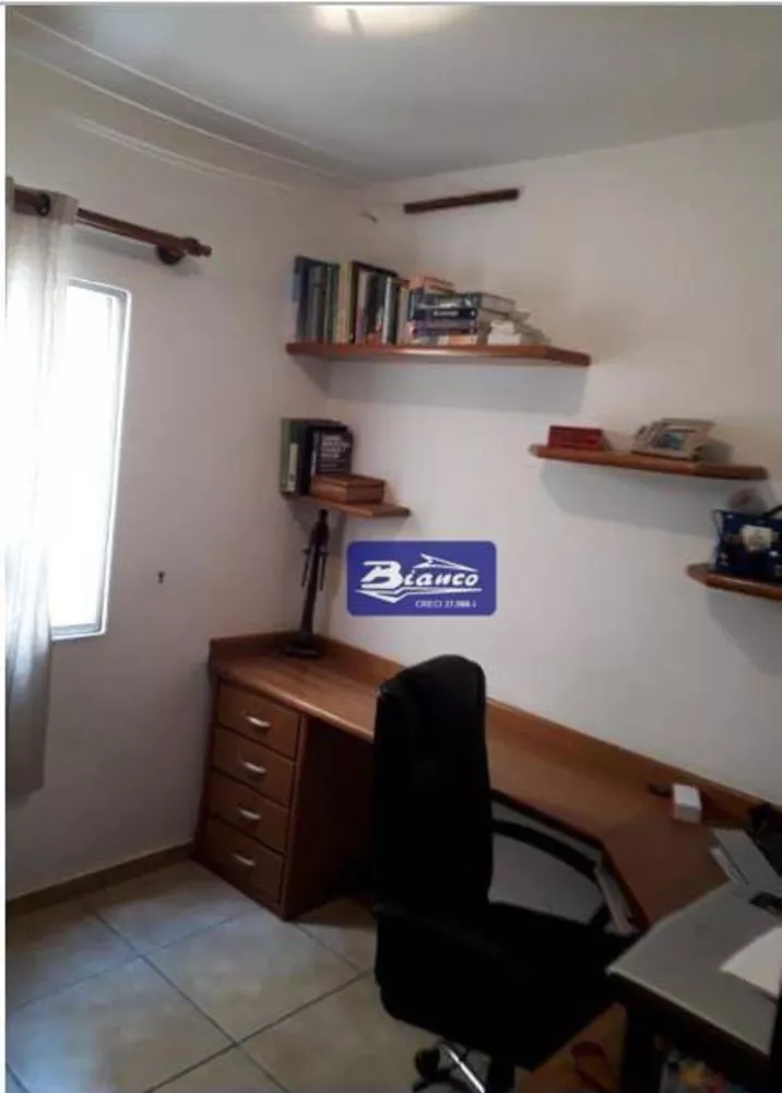 Apartamento à venda com 3 quartos, 74m² - Foto 2