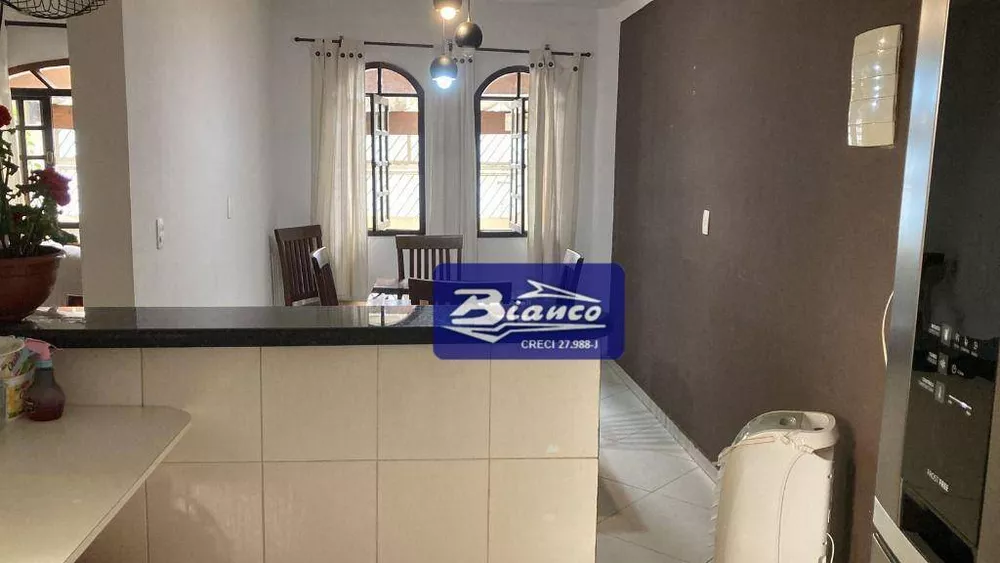 Sobrado à venda com 3 quartos, 120m² - Foto 3