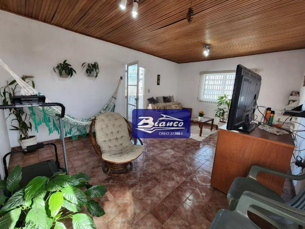 Casa à venda com 3 quartos, 150m² - Foto 1