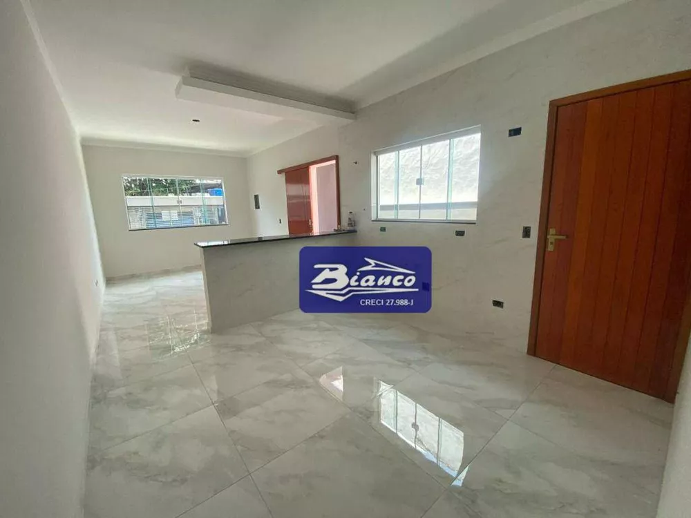 Casa à venda com 2 quartos, 90m² - Foto 2