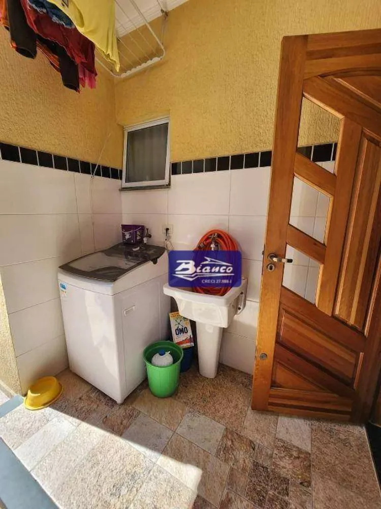 Casa à venda com 2 quartos, 65m² - Foto 4