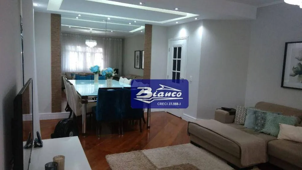 Casa, 3 quartos, 243 m² - Foto 2