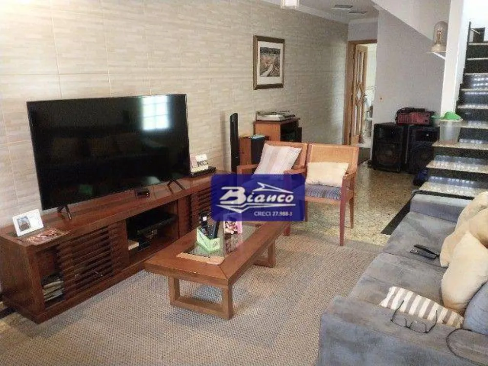 Sobrado, 3 quartos, 203 m² - Foto 1