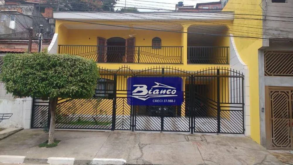 Sobrado, 3 quartos, 305 m² - Foto 1