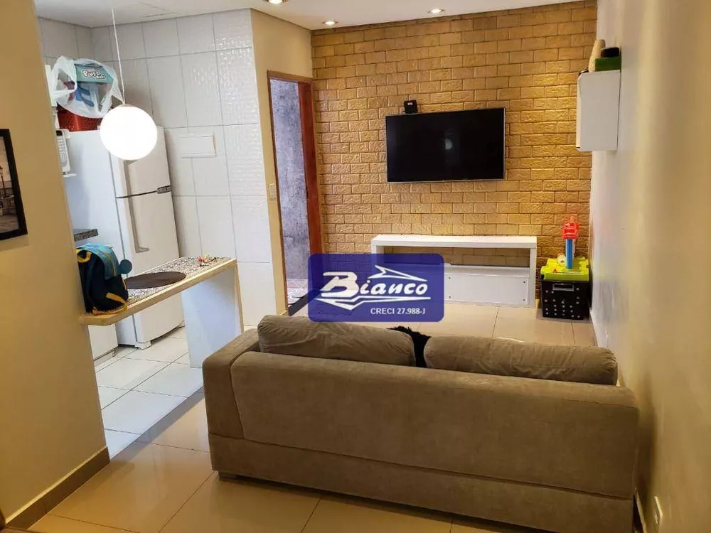 Sobrado à venda com 4 quartos, 240m² - Foto 1