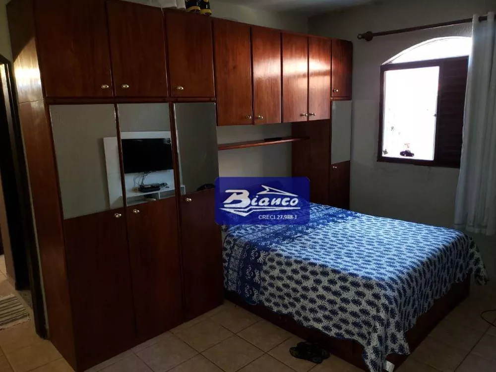 Sobrado à venda com 4 quartos, 240m² - Foto 4