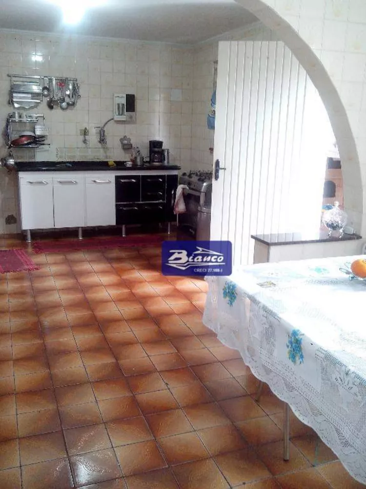 Sobrado à venda com 4 quartos, 182m² - Foto 1