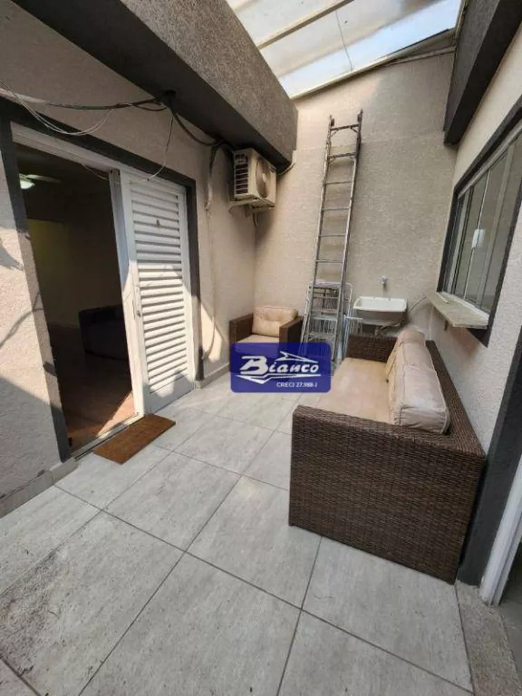 Sobrado à venda com 4 quartos, 240m² - Foto 2