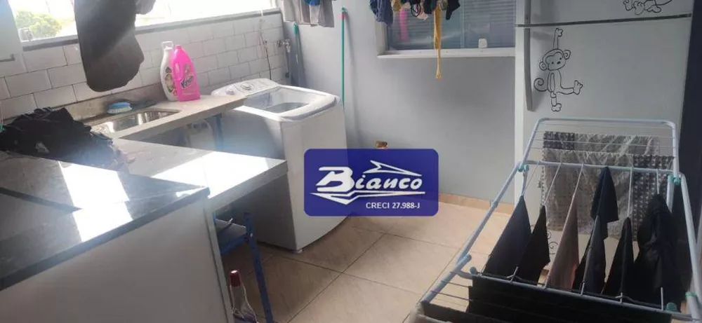 Sobrado à venda com 3 quartos, 200m² - Foto 1