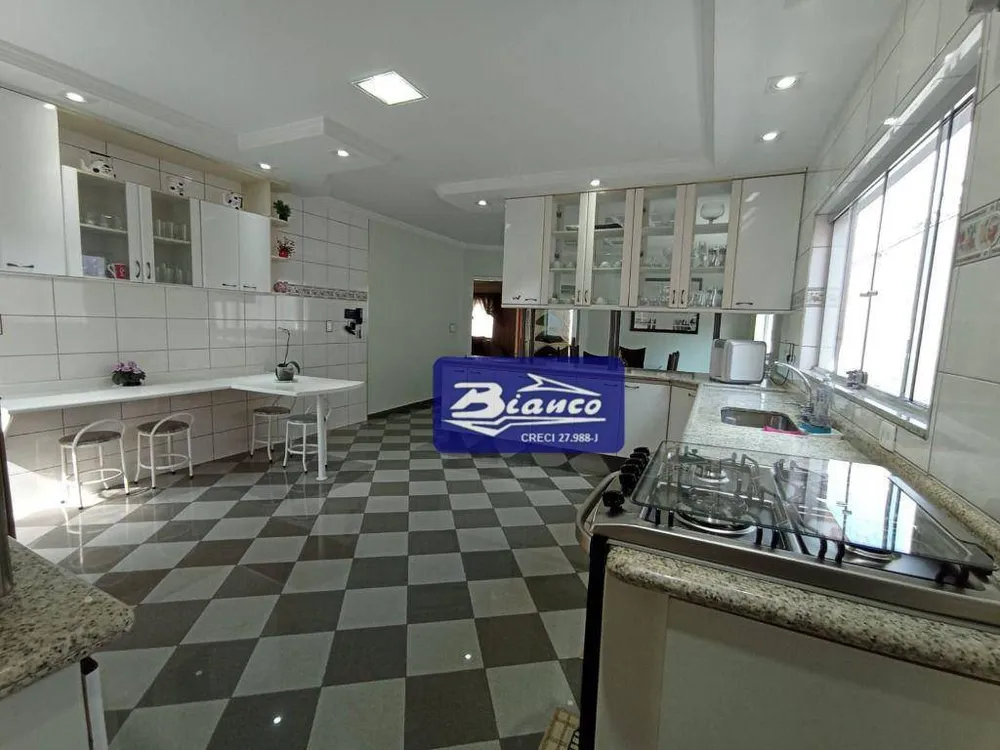 Casa, 3 quartos, 261 m² - Foto 3