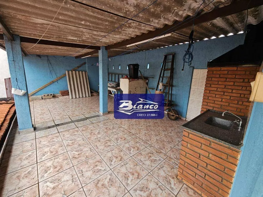 Casa para alugar com 3 quartos, 100m² - Foto 1