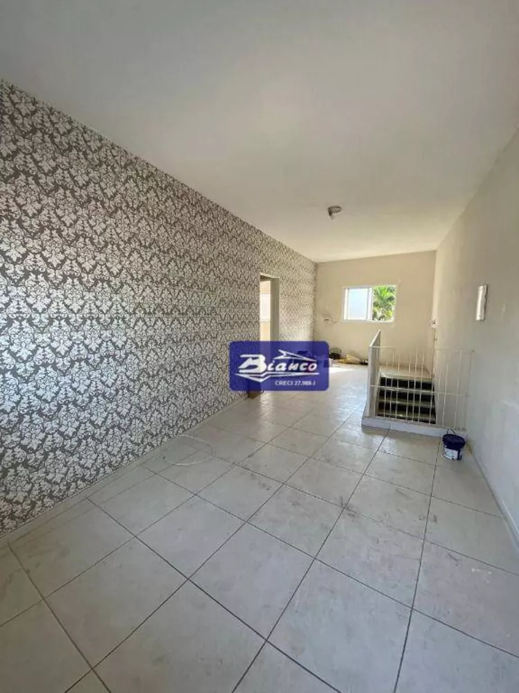 Casa para alugar com 2 quartos, 80m² - Foto 1