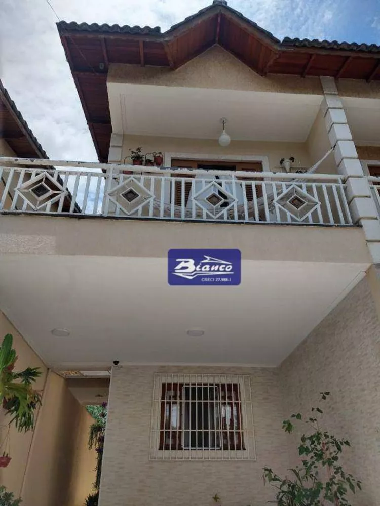 Sobrado à venda com 4 quartos, 180m² - Foto 1