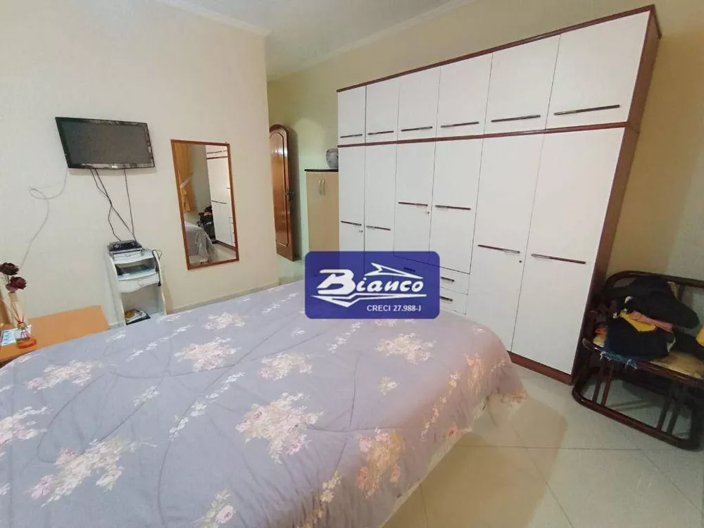 Casa à venda com 3 quartos, 197m² - Foto 2