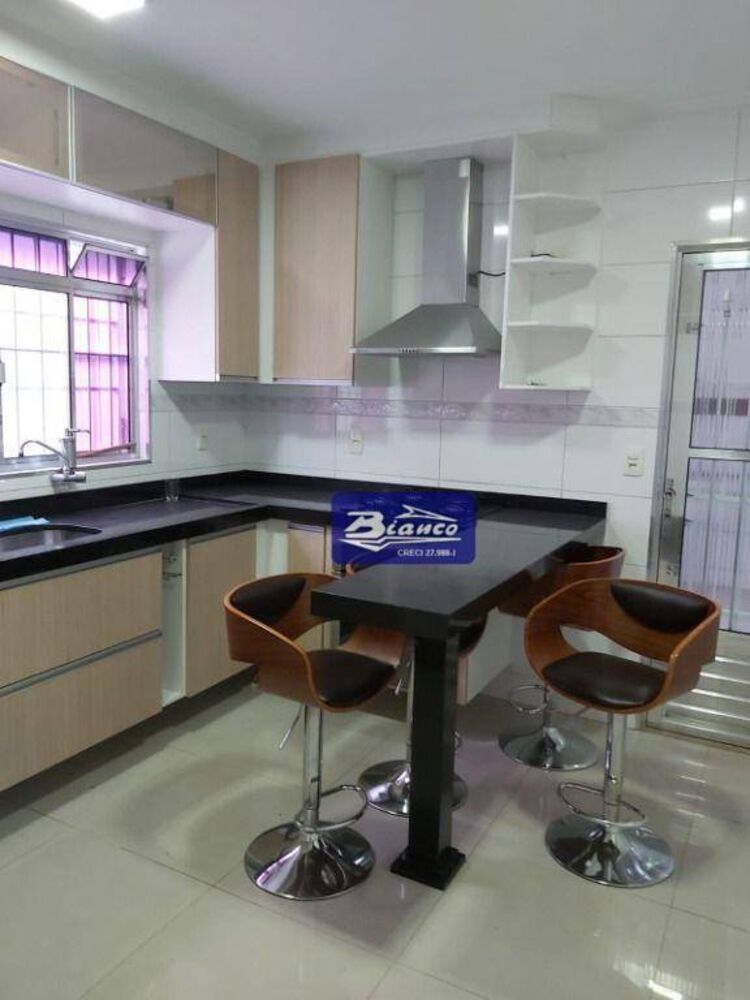 Sobrado, 4 quartos, 240 m² - Foto 1